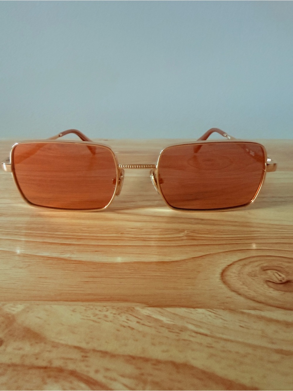 NWOT Quay Australia Gold Frame Unisex Sunglasses